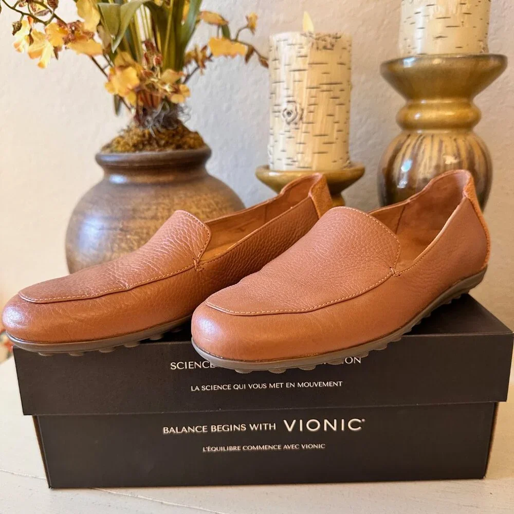 Vionic Elora Driving Moccasin Loafer-EUC - Picture 1 of 6